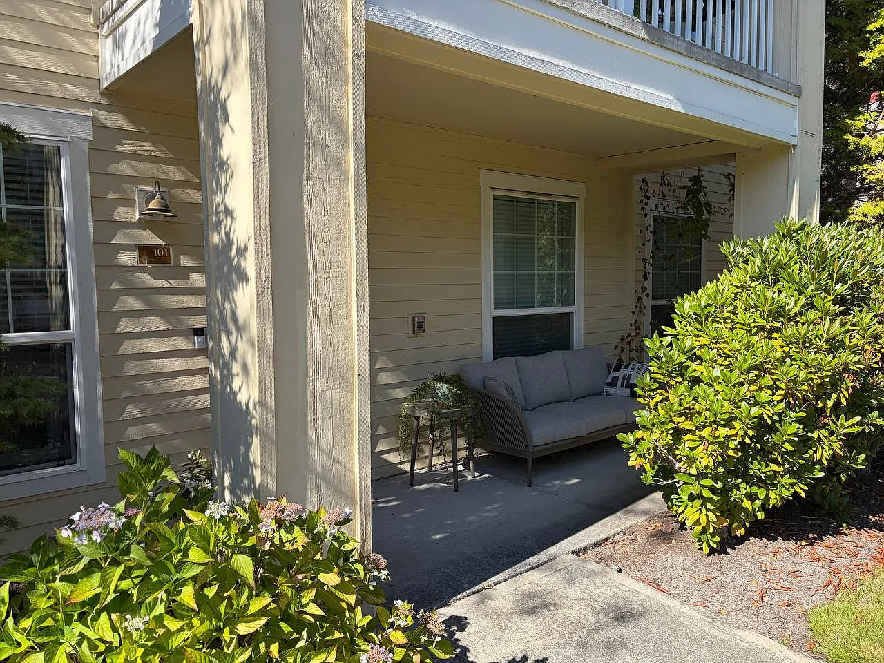 3 bed, 1282 sqft, $3,000 — Photo 3