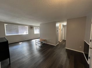 2145 McKnight Rd N #102, Saint Paul, MN 55109