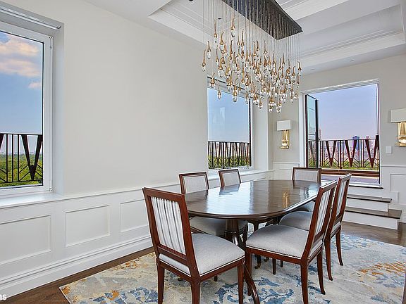 5th image of 25 Central Park W APT 19Q