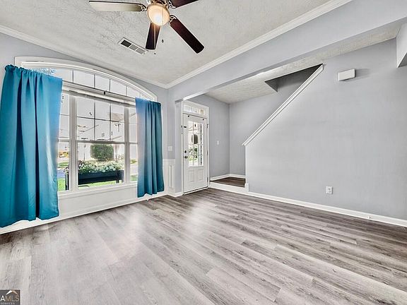 4th image of 100 Oleander Way
