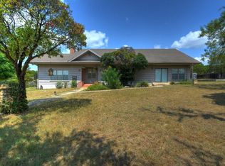 176 Avery Rd, Kerrville, TX 78028