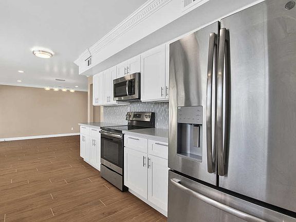 2nd image of 3202 E Windrose Dr