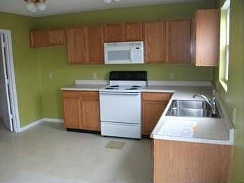 3rd image of 1417 Alonzo Pl