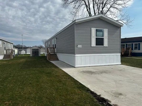5318 Bart Dr, Casco, MI 48064