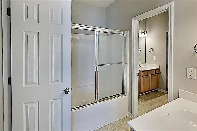 5990 Fox Point Cir — Photo 9