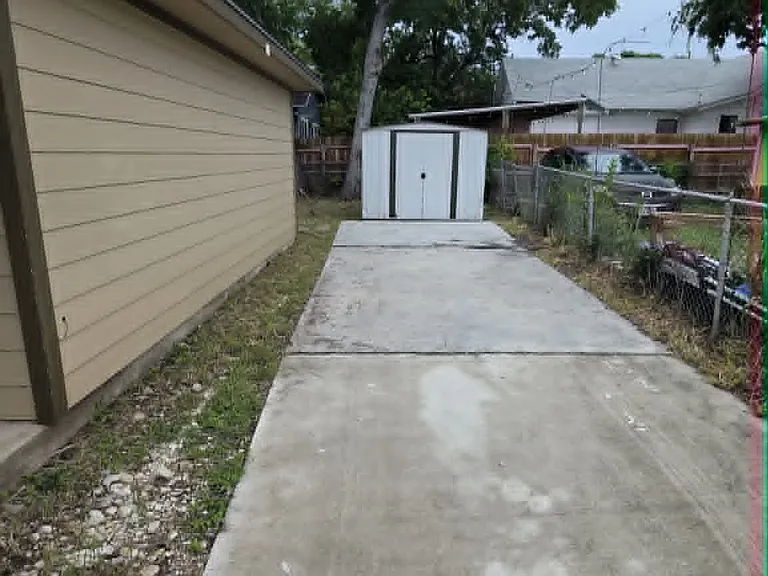 509 S Trinity St — Photo 3