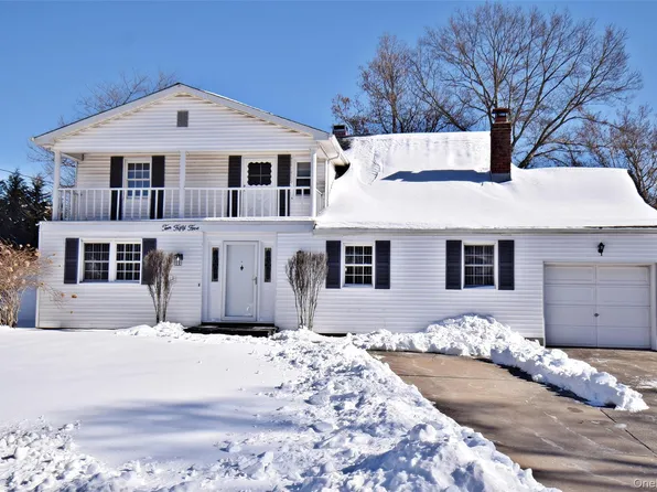 1055 Coates Avenue, Holbrook, NY 11741