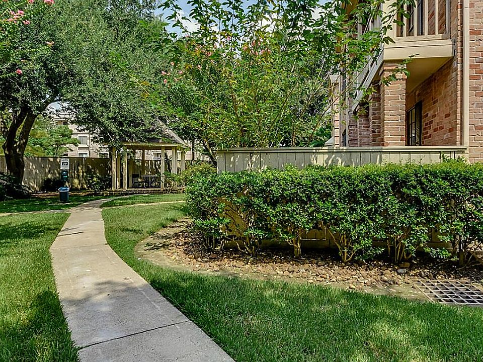 1st image of 2255 Braeswood Park Dr APT 137