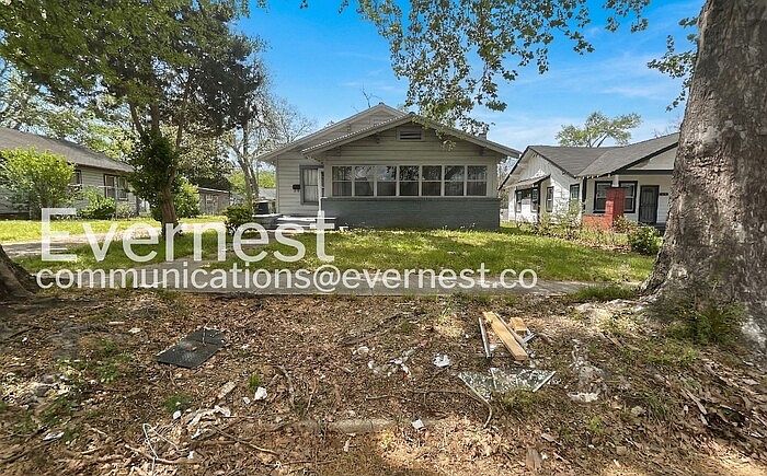 1st image of 504 Francis Pl SW