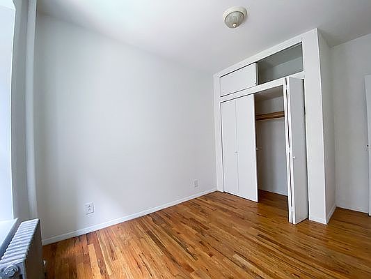 4th image of 172 E 93rd St #3E