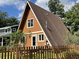 6004 Lake Edge Rd, Mc Farland, WI 53558