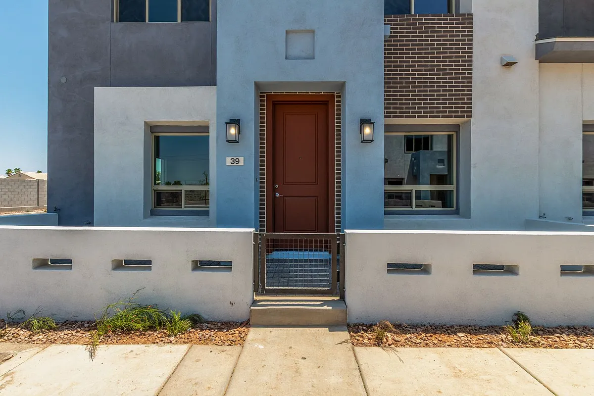 Building Photo - 733 E Commonwealth Ave #39
