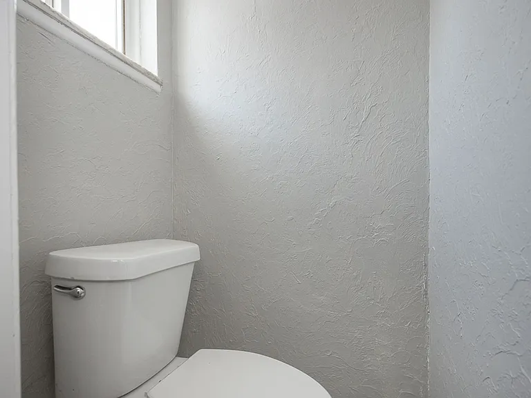 23755 Banbury Cir #10 — Photo 12