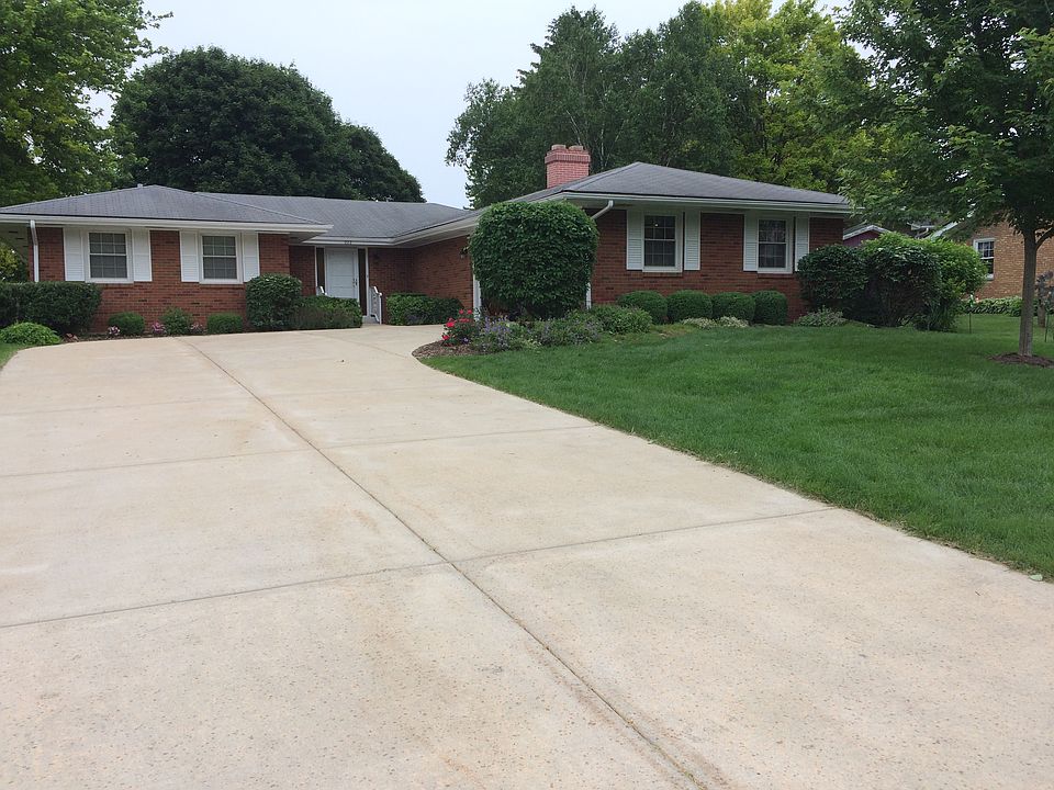 1st image of 222 Hartway Ct