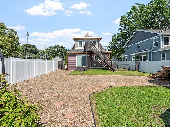3rd image of 1080 35th St