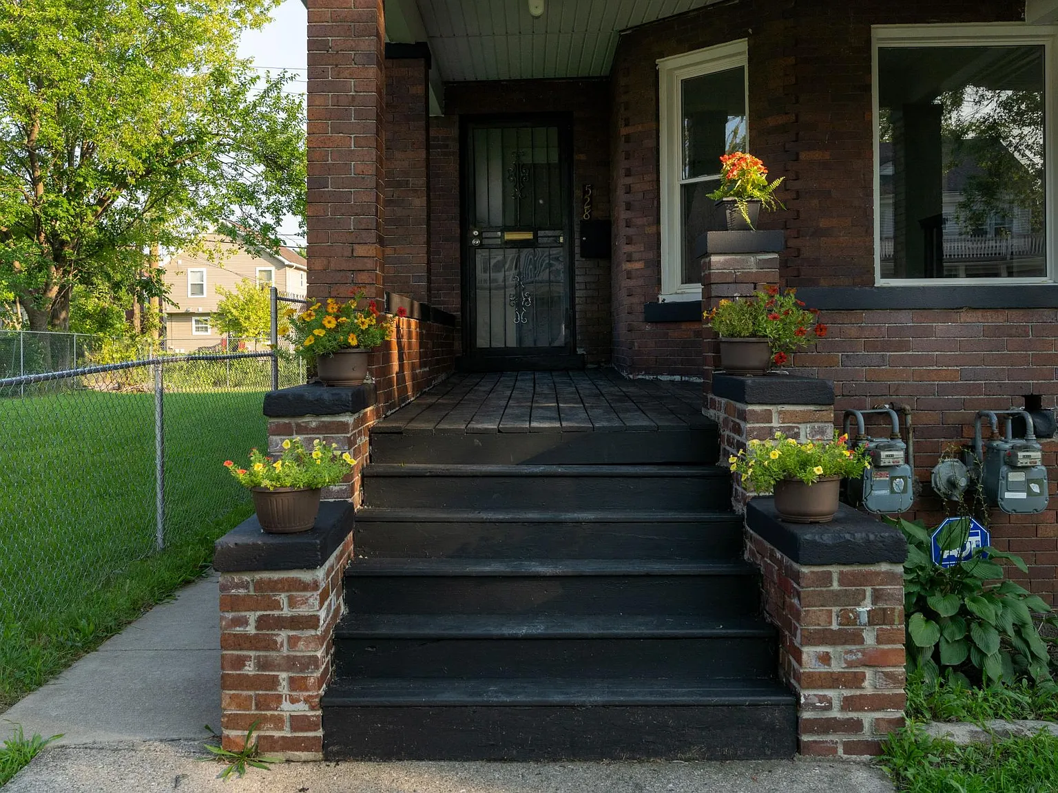 3 bed, 1516 sqft, $2,500 — Photo 2