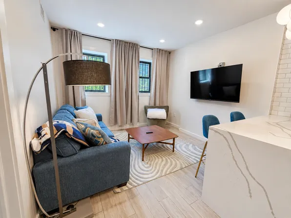 376 Broad St #2A, Newark, NJ 07104