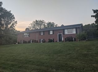 206 Tollgate School Rd, Zelienople, PA 16063