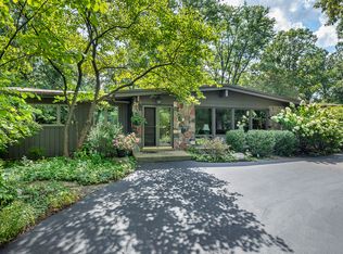 2635 Crestwood Ln, Riverwoods, IL 60015