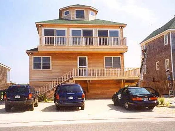 https://photos.zillowstatic.com/fp/68c93ea5dfb050fda38ae35a76f6863d-p_e.webp