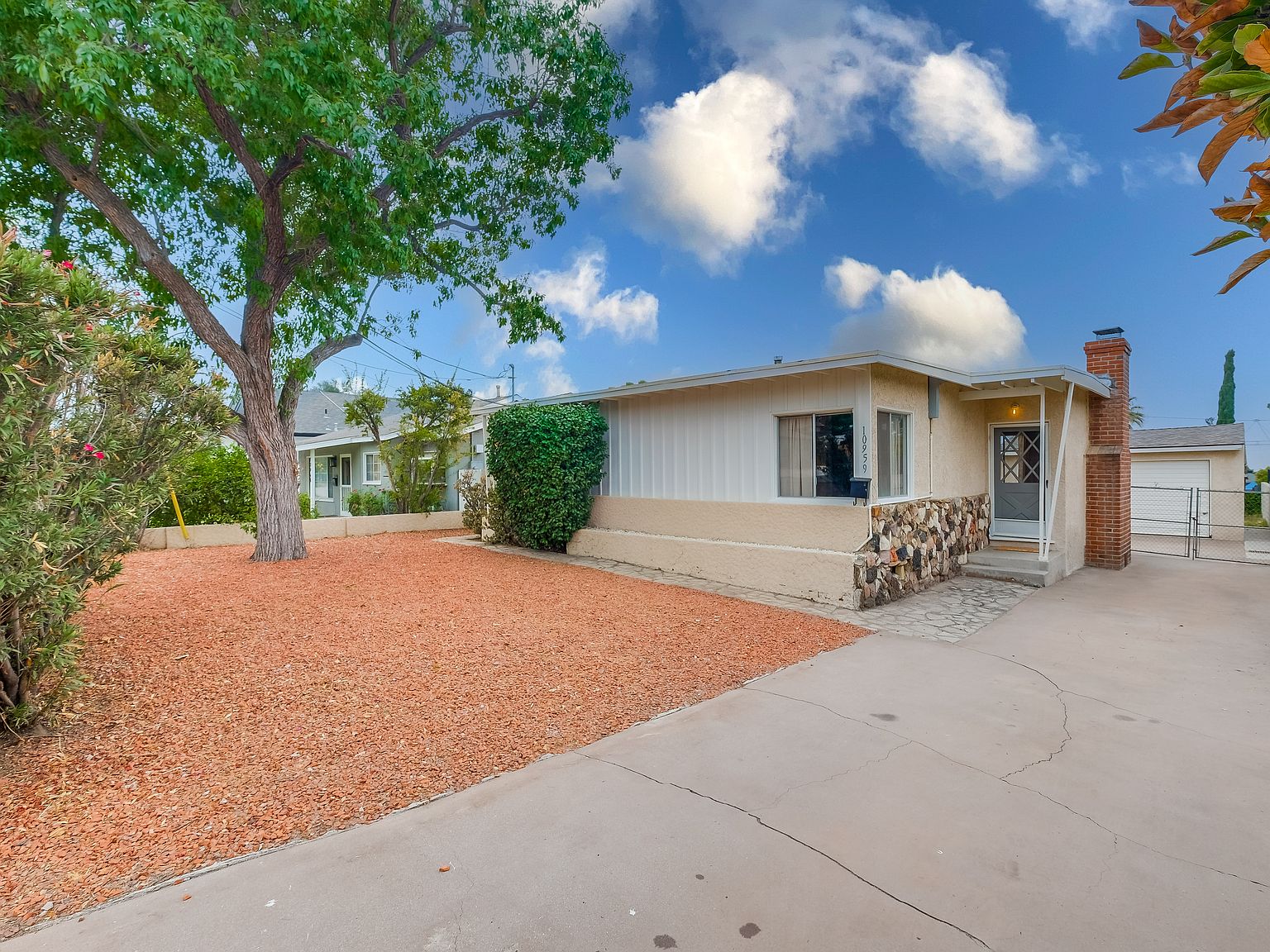 ◆hina◆ 10959 White Ash Ln, Fontana, CA 92337 | Redfin