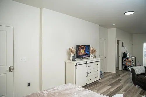720 Cedar Creek Ave #B Photo 1