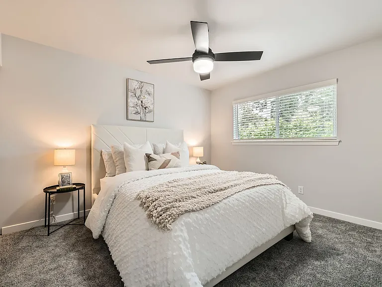 Evergreen Townhomes — Photo 19