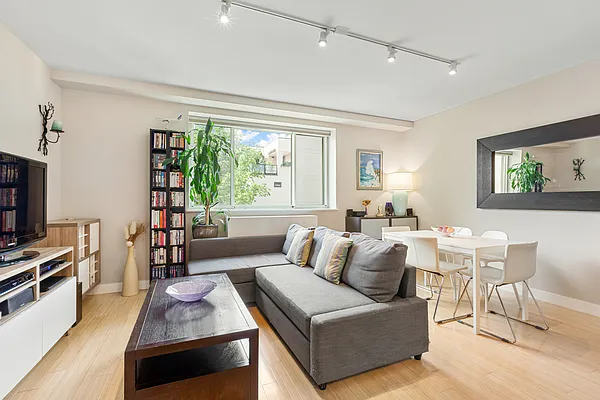 Rented by Nest Seekers International | media 47