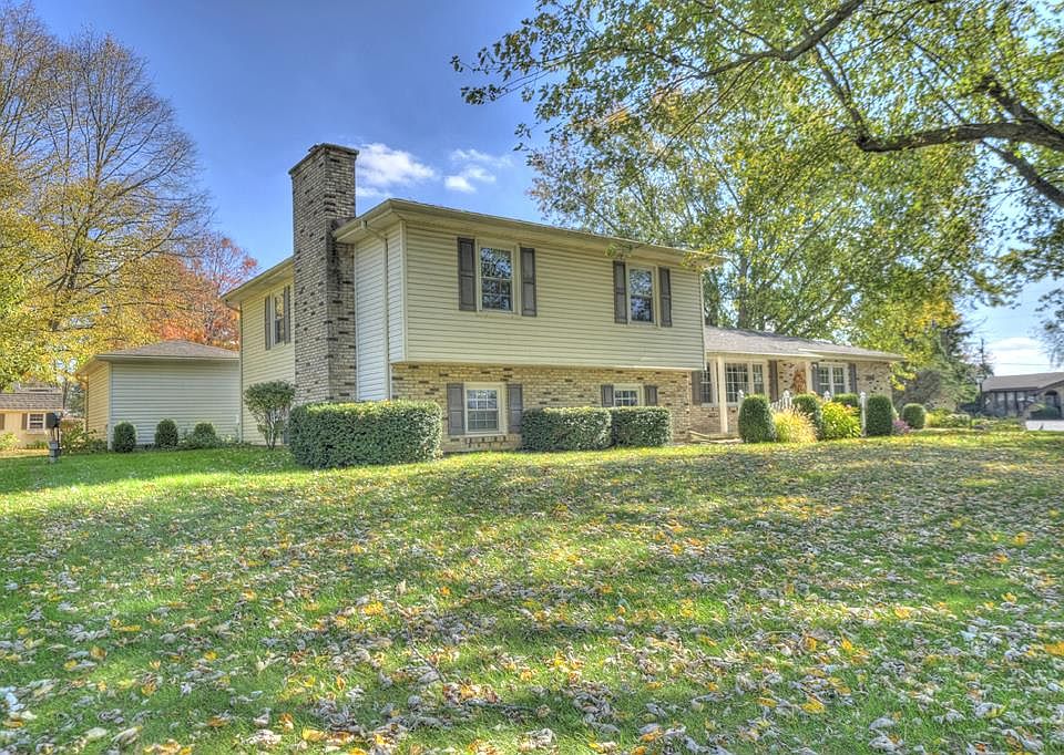 1st image of 1196 Yorkshire Dr