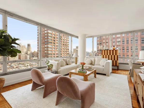 150 Columbus Avenue 18F image 2 of 21