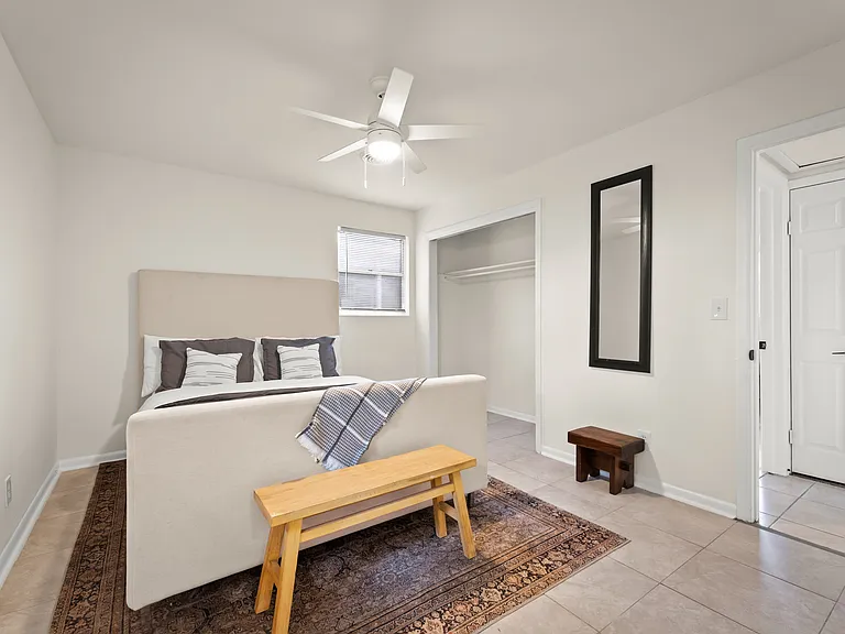 6750 Snow White Dr — Photo 21