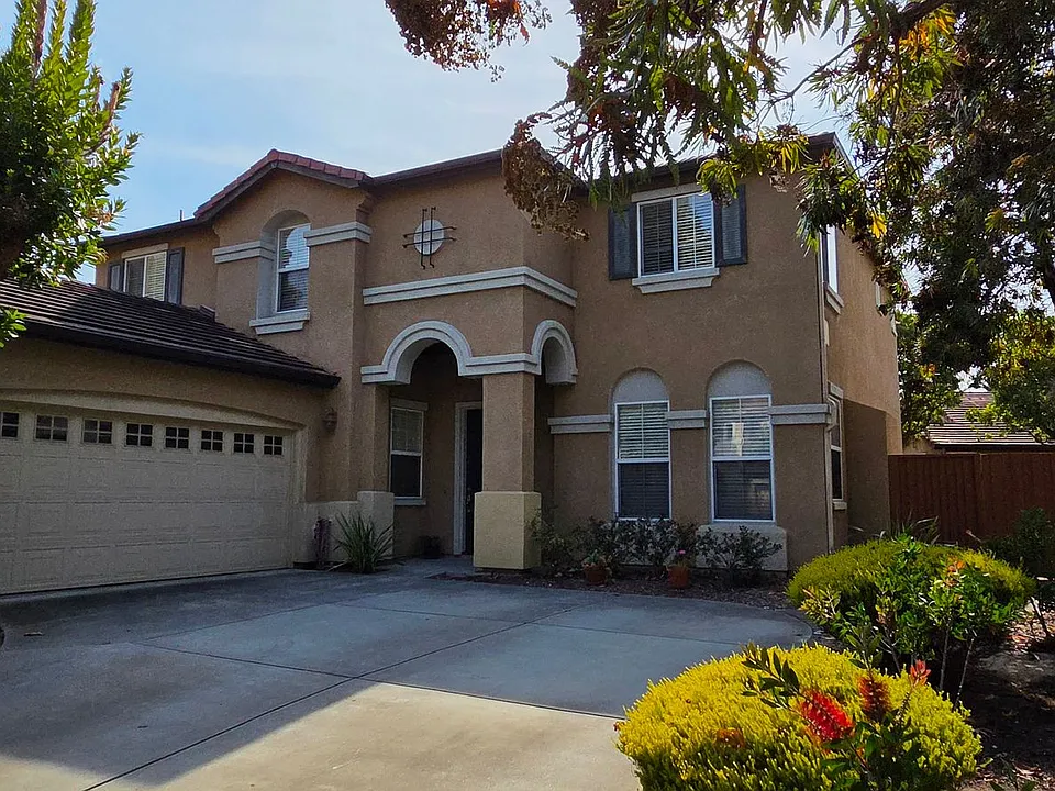 4195 Peninsula Point Dr