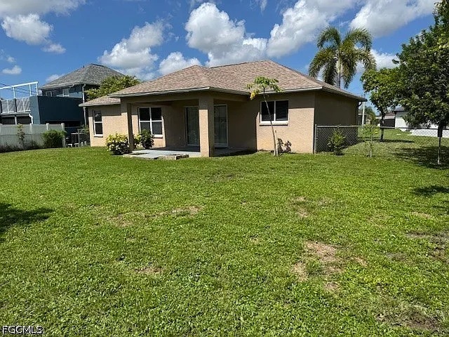 1401 SW 1st Pl — Photo 3
