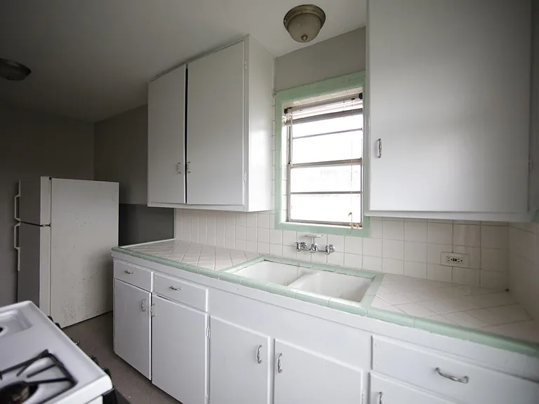 723 S Tancahua St #5 — Photo 6