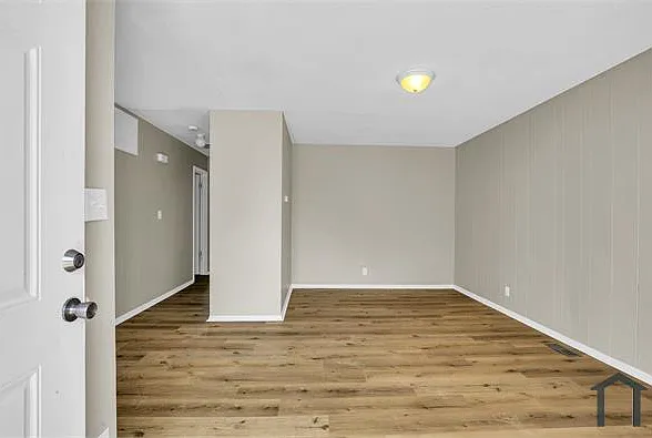 1511 Kings Way #B — Photo 15