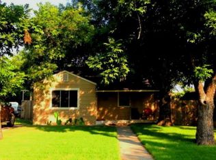 107 N Lewis Ave, Kerrville, TX 78028