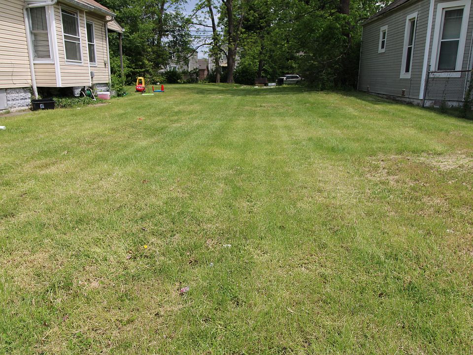 2nd image of 2319 W Burnett Ave