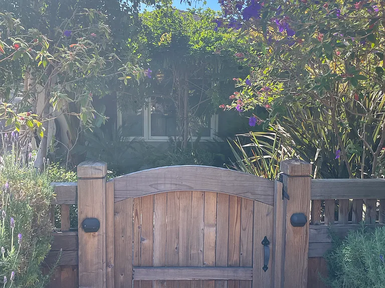 1627 Jefferson Ave — Photo 3