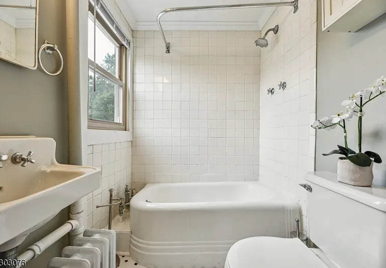90 Midland Ave #4 — Photo 16