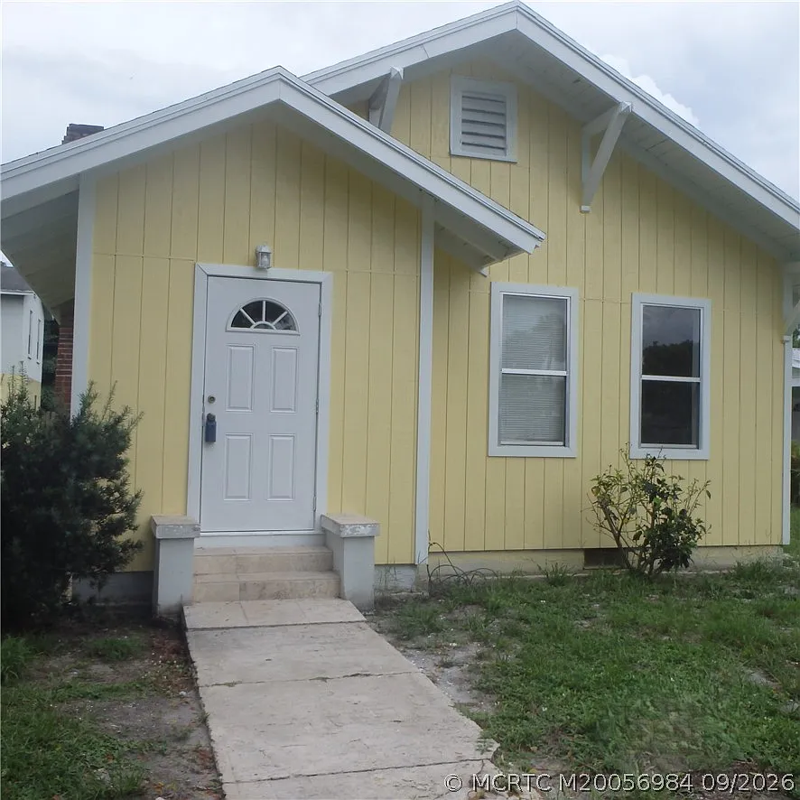 3 bed, 1.0 bath, 1029 sqft, $2,000 — Photo 1