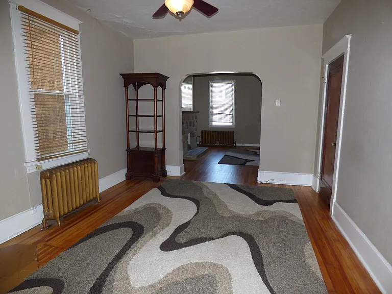 2010 Sarah St #2 — Photo 17