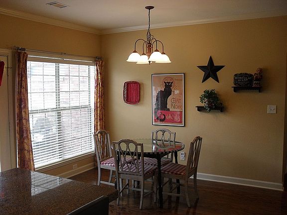 Sunny Breakfast Area