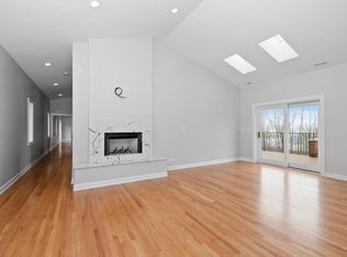1806 W Estes Ave PENTHOUSE 4, Chicago, IL 60626