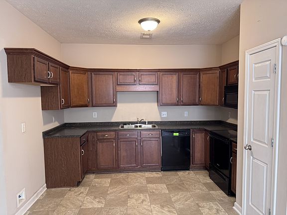 3rd image of 3741 Meadow Ridge Ln