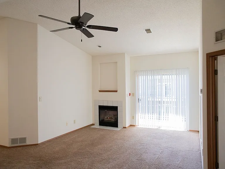 639-645 745 & W Scott 540 #761-44 — Photo 32