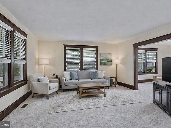 5th image of 200 S Orchard Dr