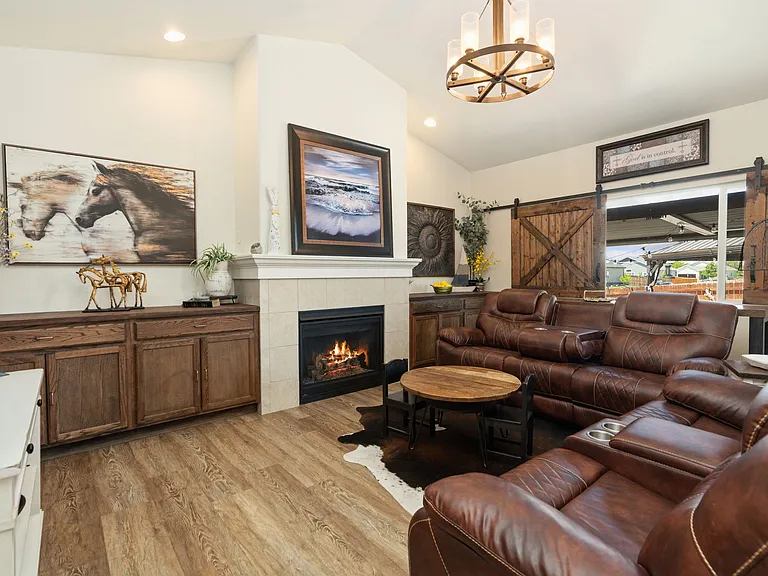 2049 Wagon Train Dr — Photo 5