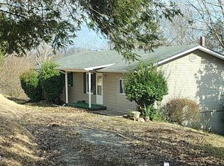 126 Lynn Ln, La Follette, TN 37766