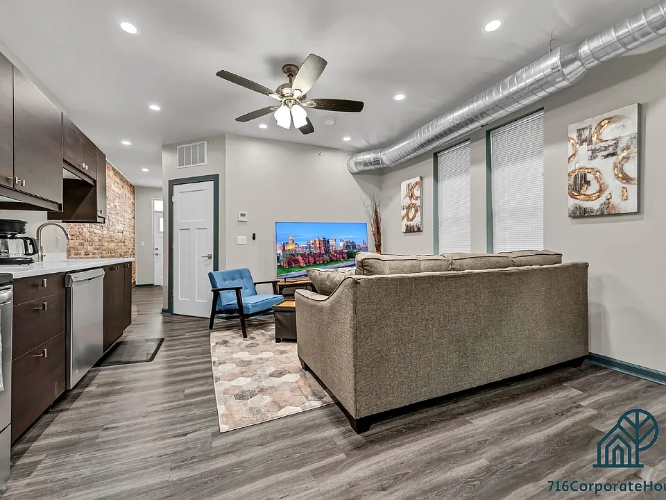 44 E Utica St #2B