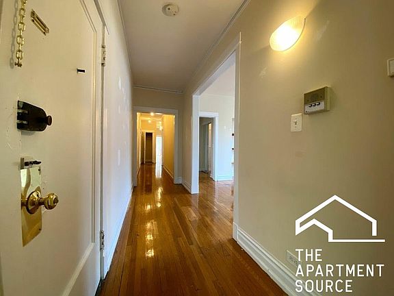 3rd image of 5808 N Winthrop Ave #Qt30ty9jn